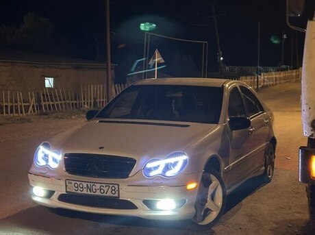 Mercedes C 240