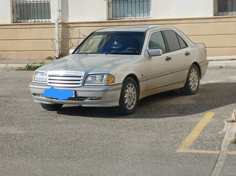 Mercedes C 180