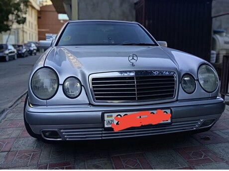 Mercedes E 230