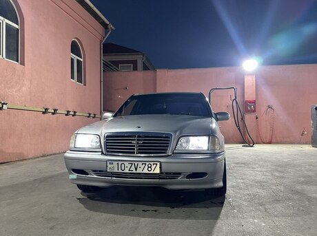 Mercedes C 180