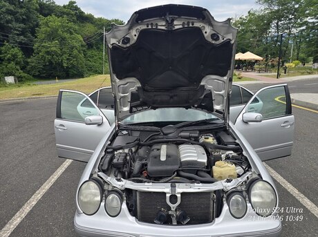 Mercedes E 270