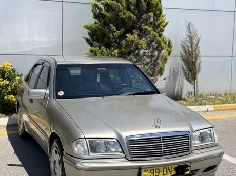 Mercedes C 200