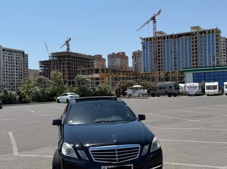Mercedes E 220