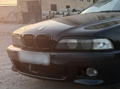 BMW 523