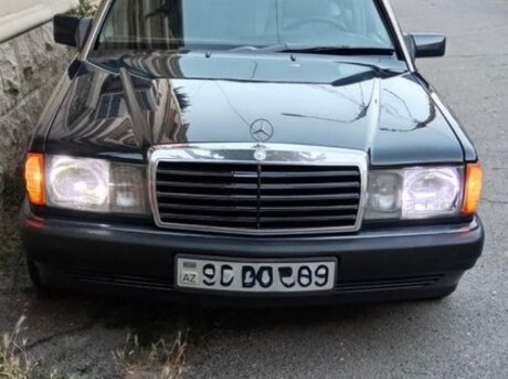 Mercedes 190