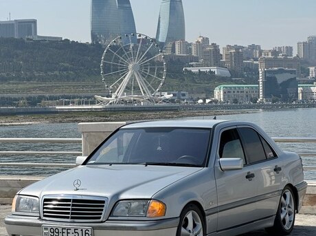 Mercedes C 240