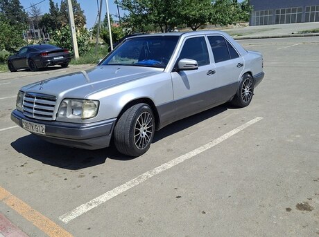 Mercedes E 220