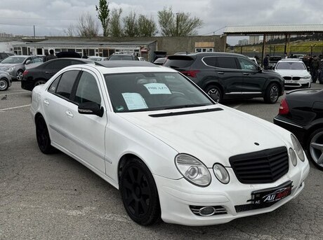 Mercedes E 220
