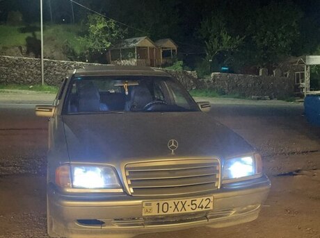 Mercedes C 180
