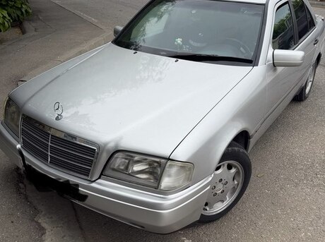 Mercedes C 180
