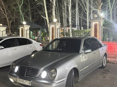 Mercedes E 220