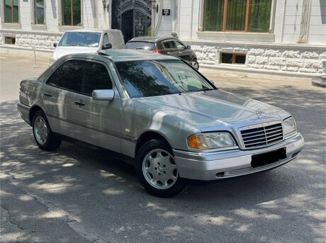 Mercedes C 180