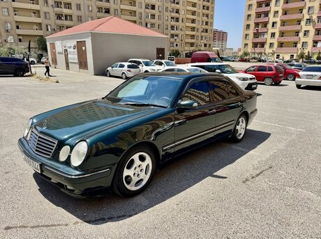 Mercedes E 240