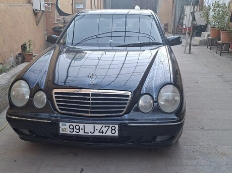Mercedes E 240