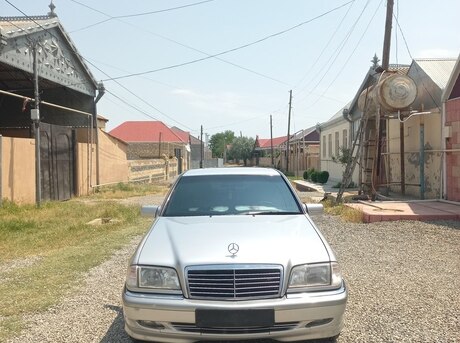 Mercedes C 180