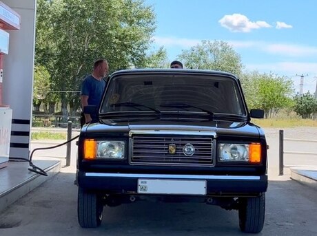 LADA (VAZ) 2107