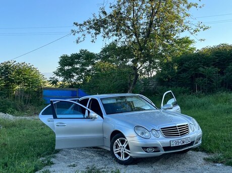 Mercedes E 220