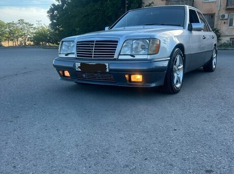 Mercedes 220 E