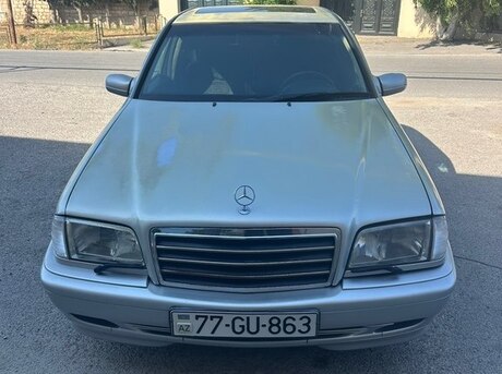 Mercedes C 200