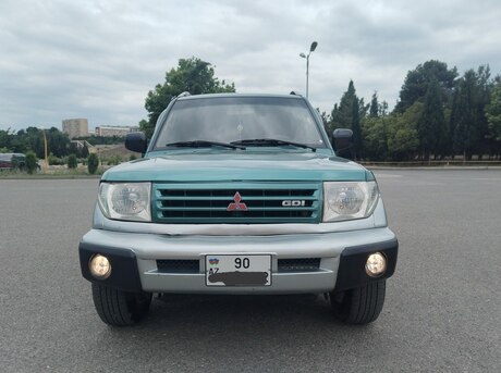 Mitsubishi Pajero io