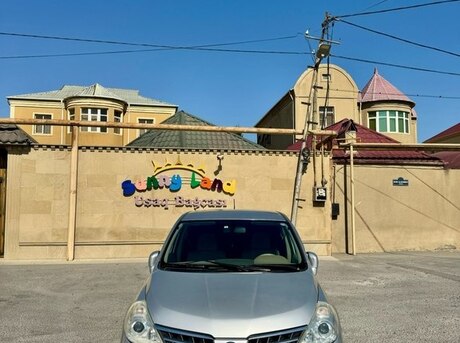Nissan Tiida