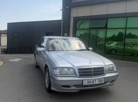 Mercedes C 240