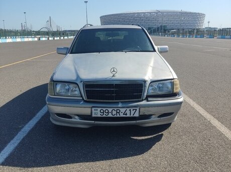 Mercedes C 200