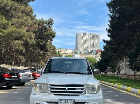 Mitsubishi Pajero io
