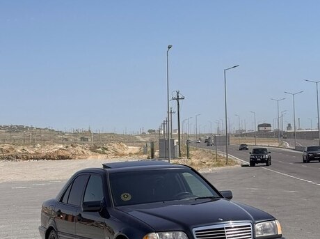 Mercedes C 200
