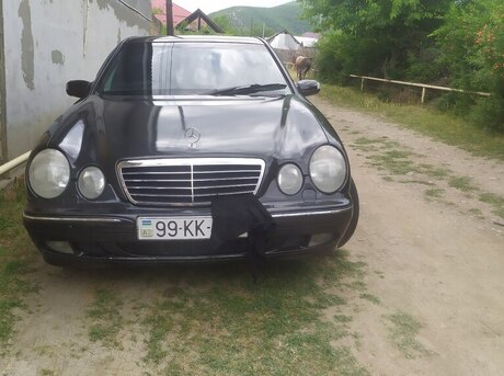 Mercedes E 220