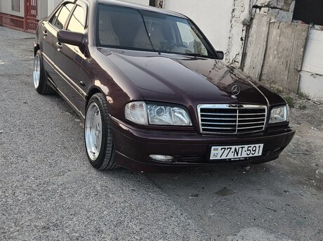 Mercedes C 240