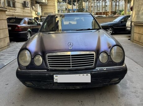Mercedes E 230