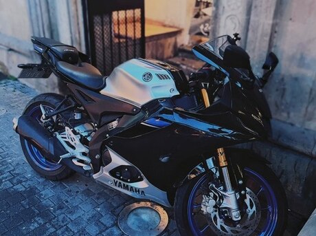 Yamaha R15M