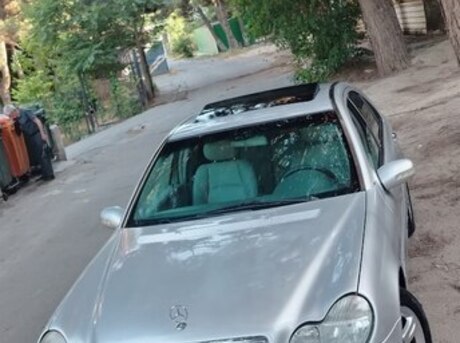 Mercedes C 240