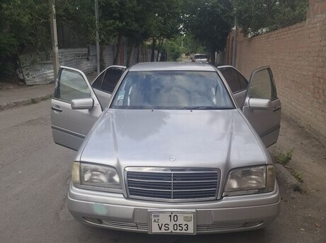 Mercedes C 220