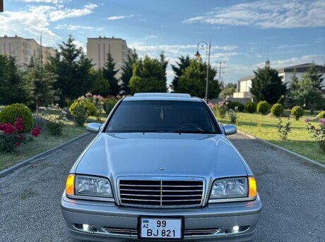 Mercedes C 200