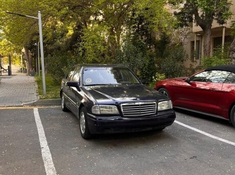 Mercedes C 180