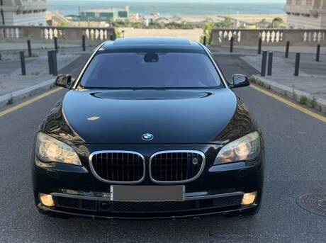 BMW 750