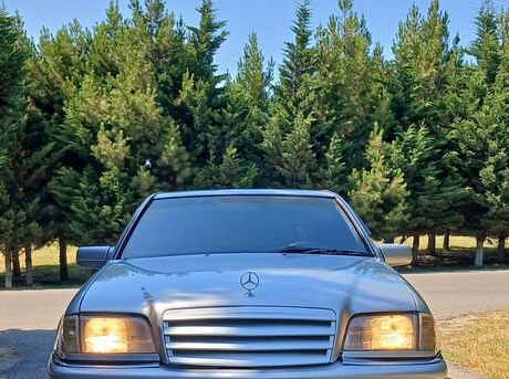Mercedes C 200