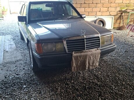 Mercedes 190