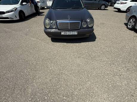 Mercedes E 240