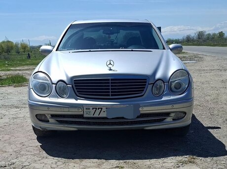 Mercedes E 200
