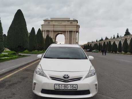 Toyota Prius V