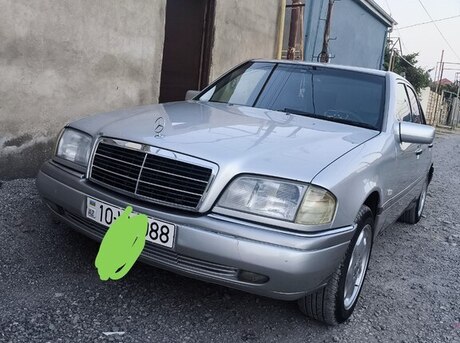 Mercedes C 180