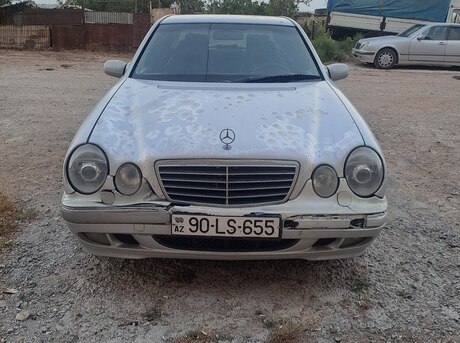 Mercedes E 200