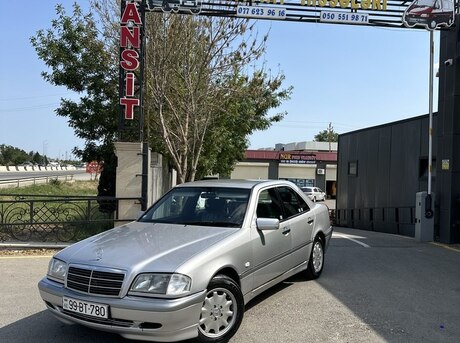 Mercedes C 240