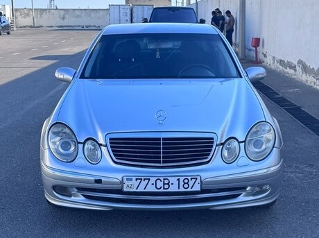 Mercedes E 220