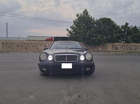 Mercedes E 280
