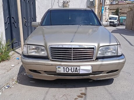 Mercedes C 180