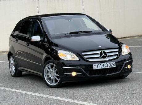 Mercedes B 180